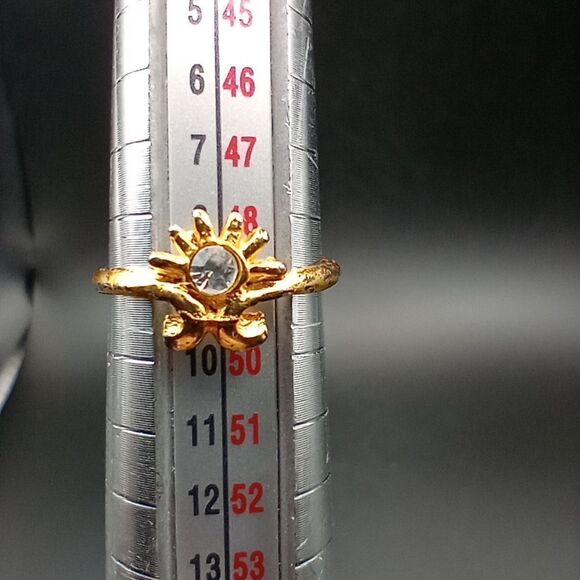 Rising sun sparkle shine ring size 9 R246